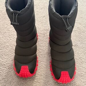 MONCLER Trail Grip Mens boots size EU44/US11